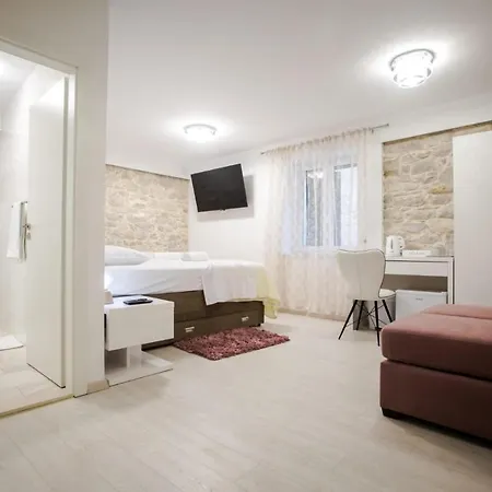 Lions Luxury 4* 스플리트