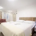 Pensión Lions Heritage 4*